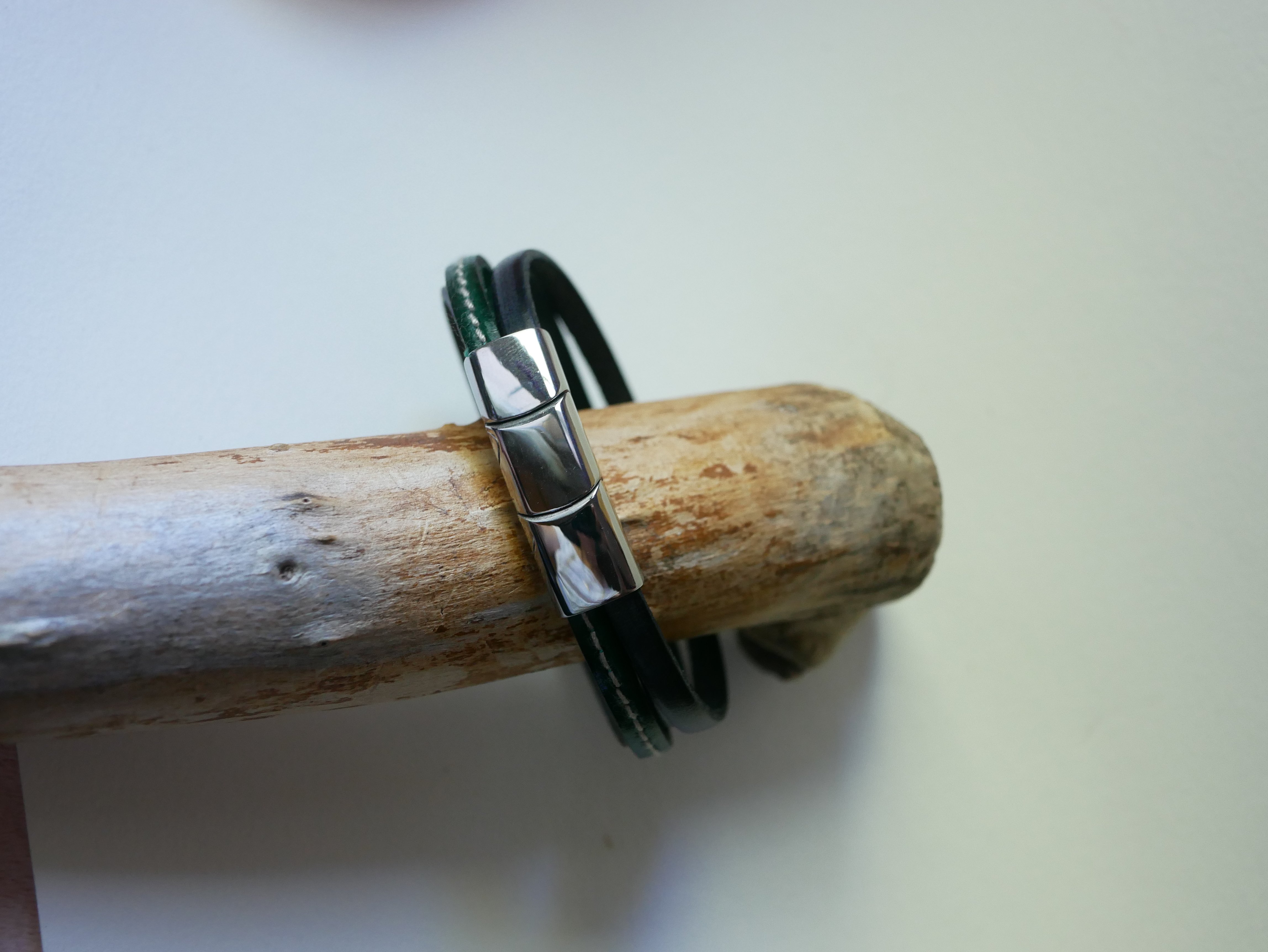 Bracciale da polso in pelle verde e grigia per uomo