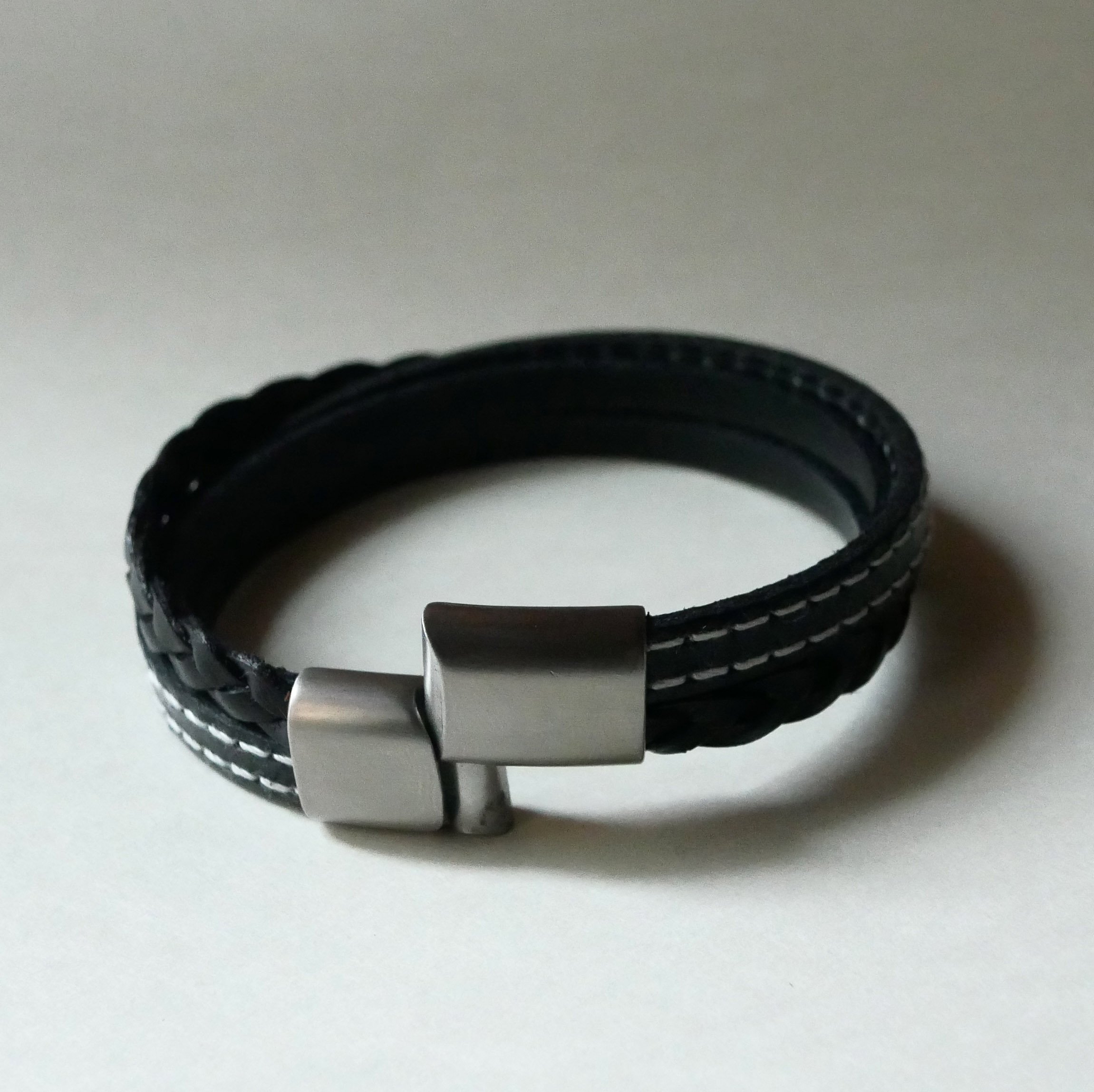 Bracciale da uomo in multi-pelle nera