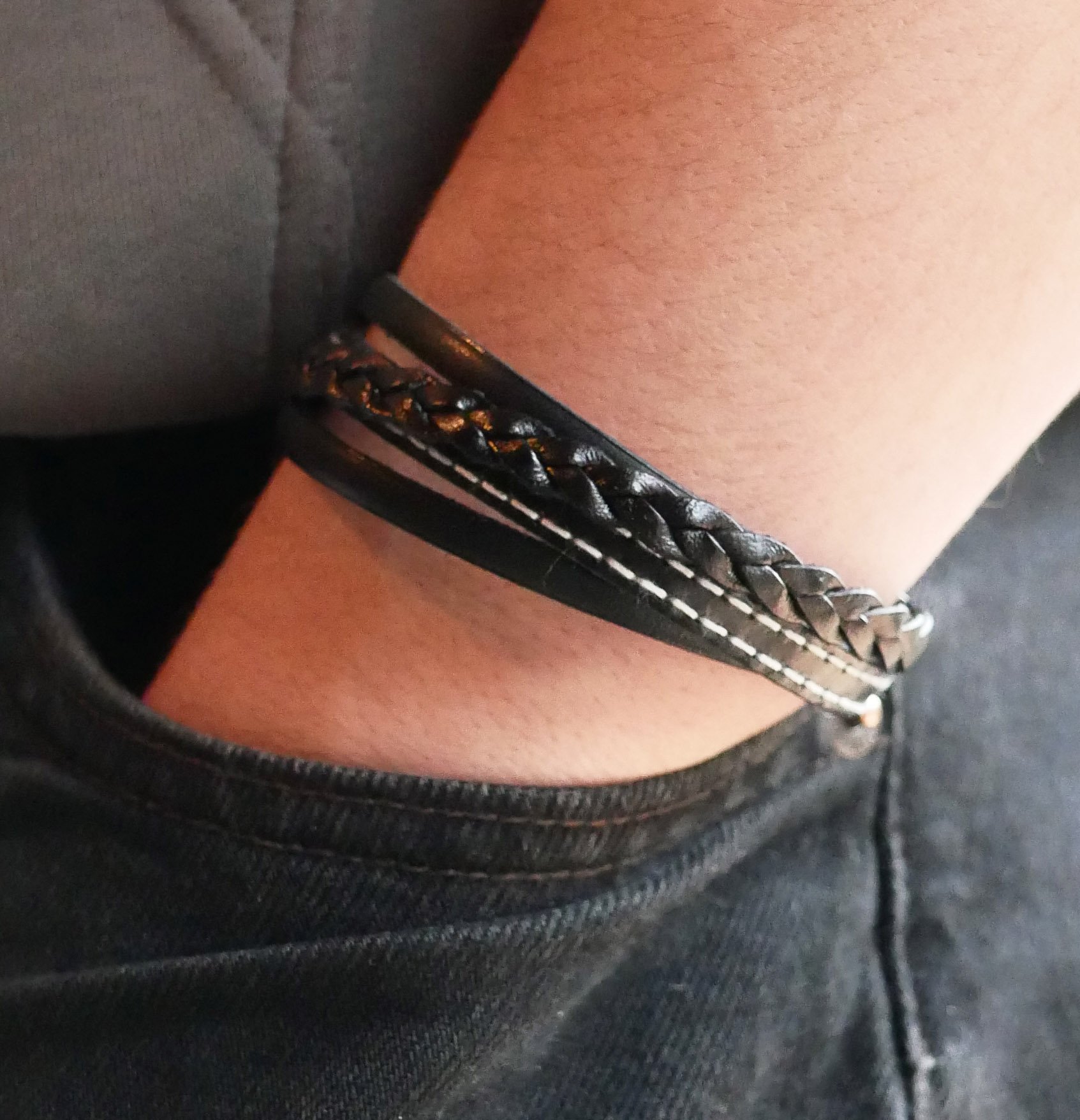 Bracciale da uomo in multi-pelle nera