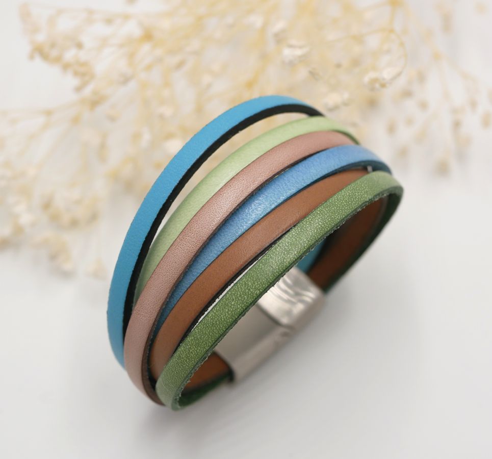 Bracciale multi-pelle in colori pastello