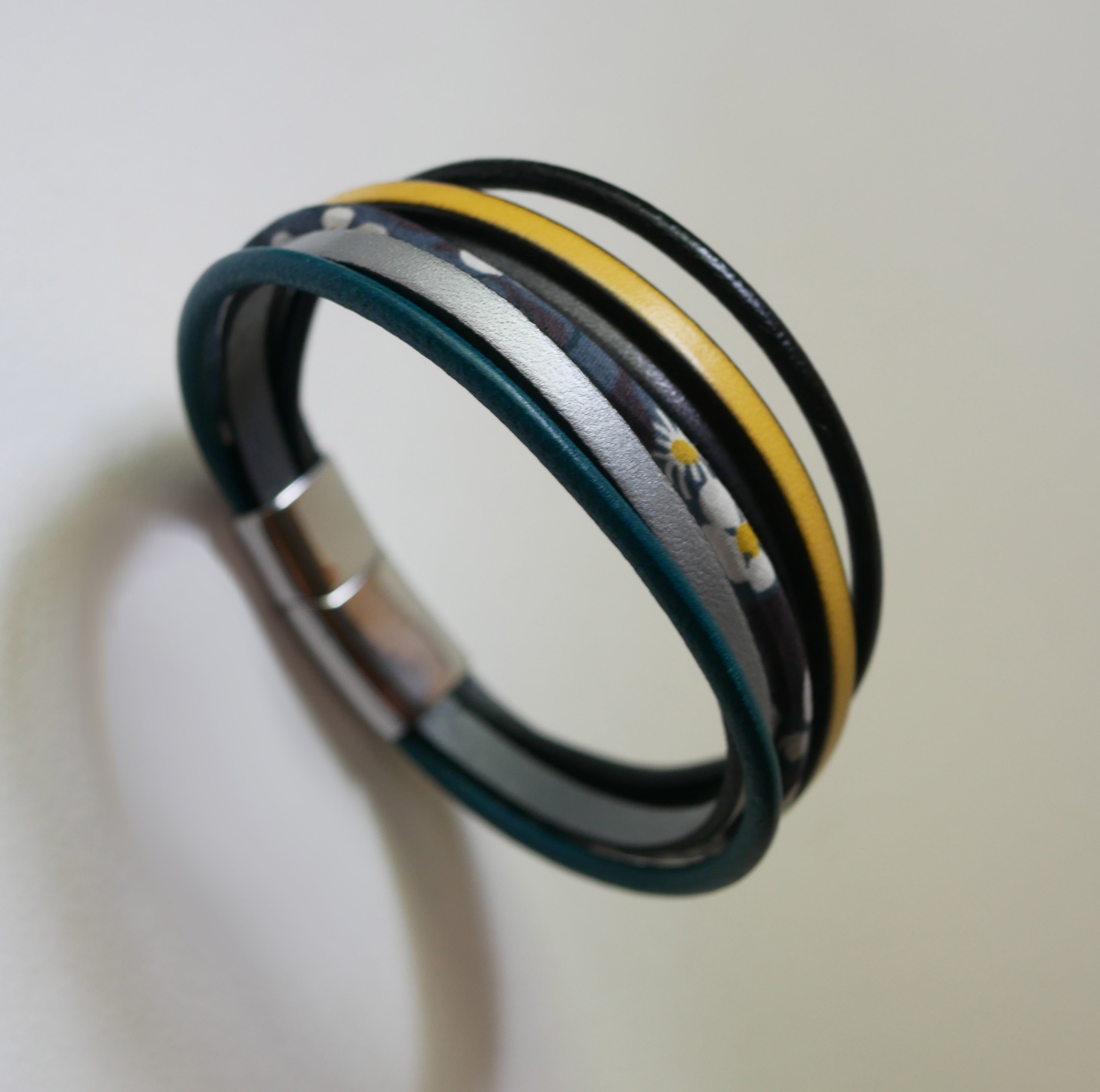 Bracciale a pi&ugrave; file in pelle e corda Liberty grigio antracite