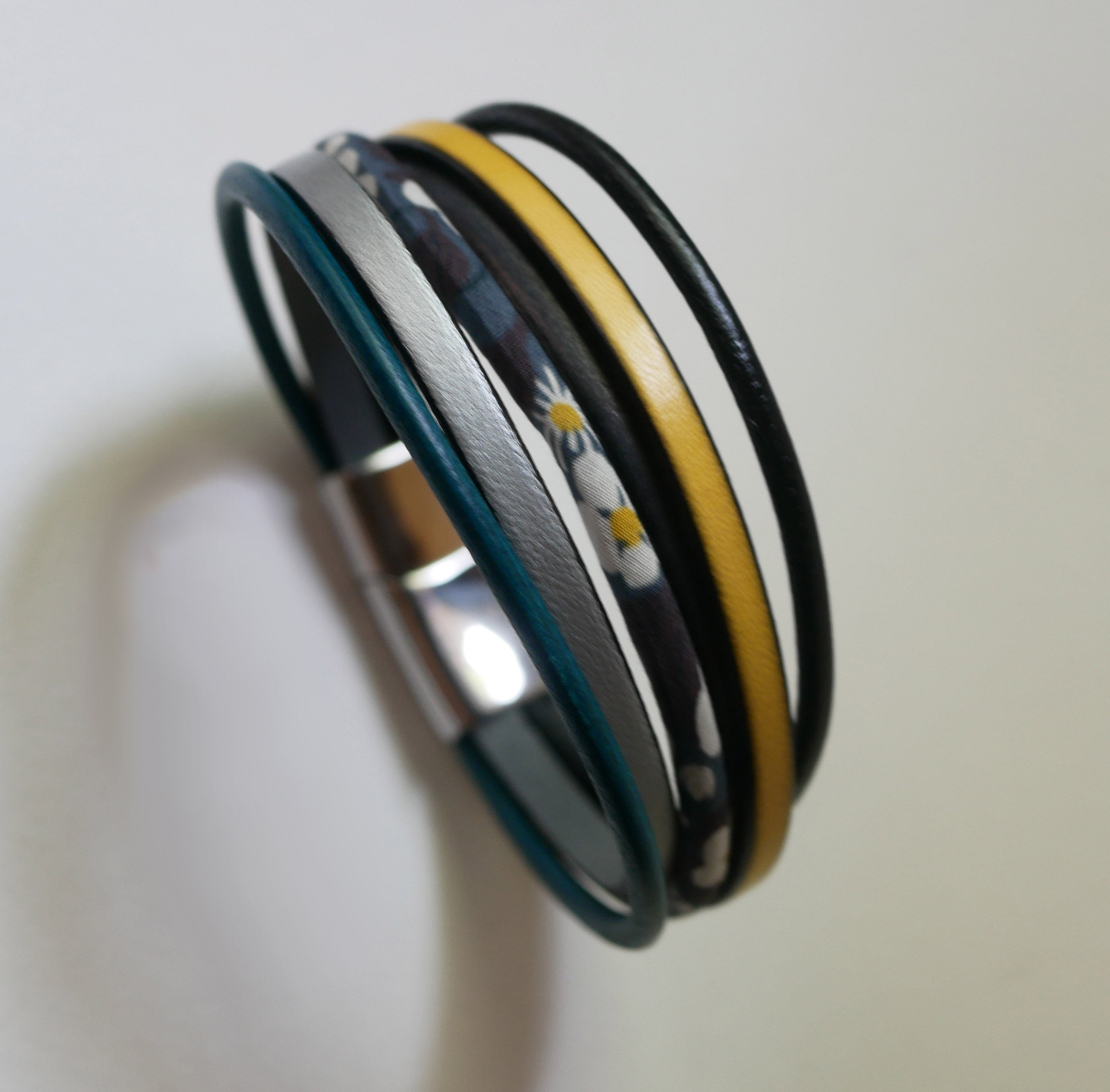 Bracciale a pi&ugrave; file in pelle e corda Liberty grigio antracite