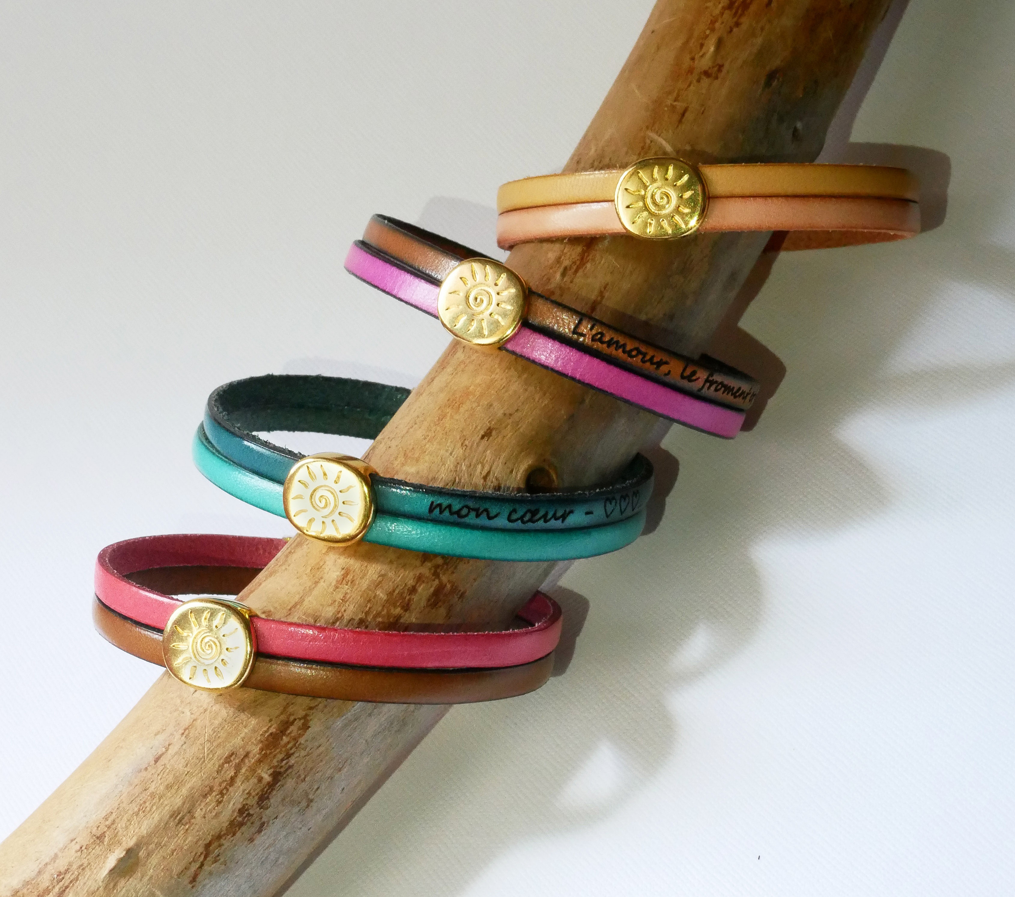 Bracciale Soleil in oro su duo di pelli da personalizzare e incidere