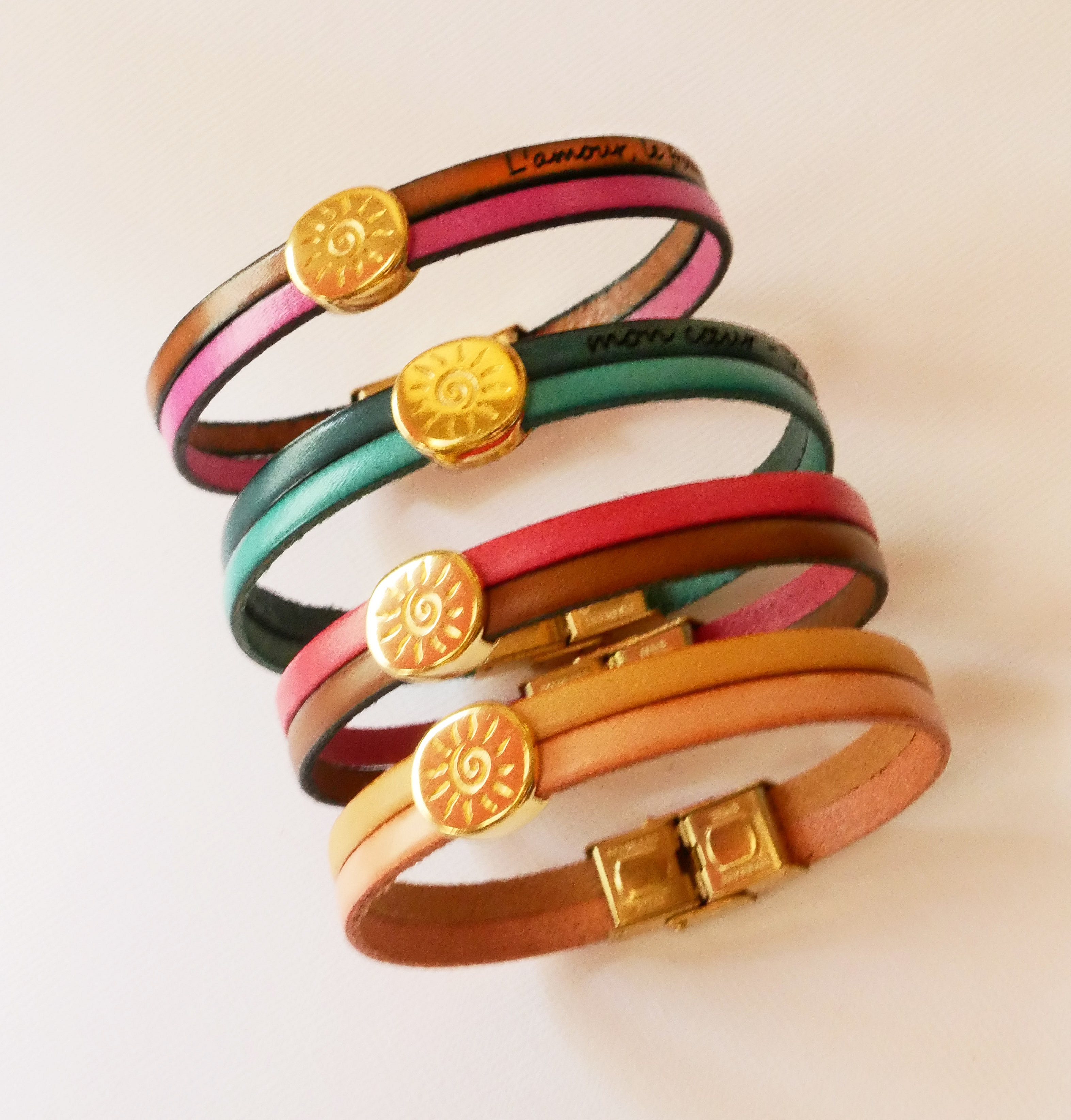 Bracciale Soleil in oro su duo di pelli da personalizzare e incidere