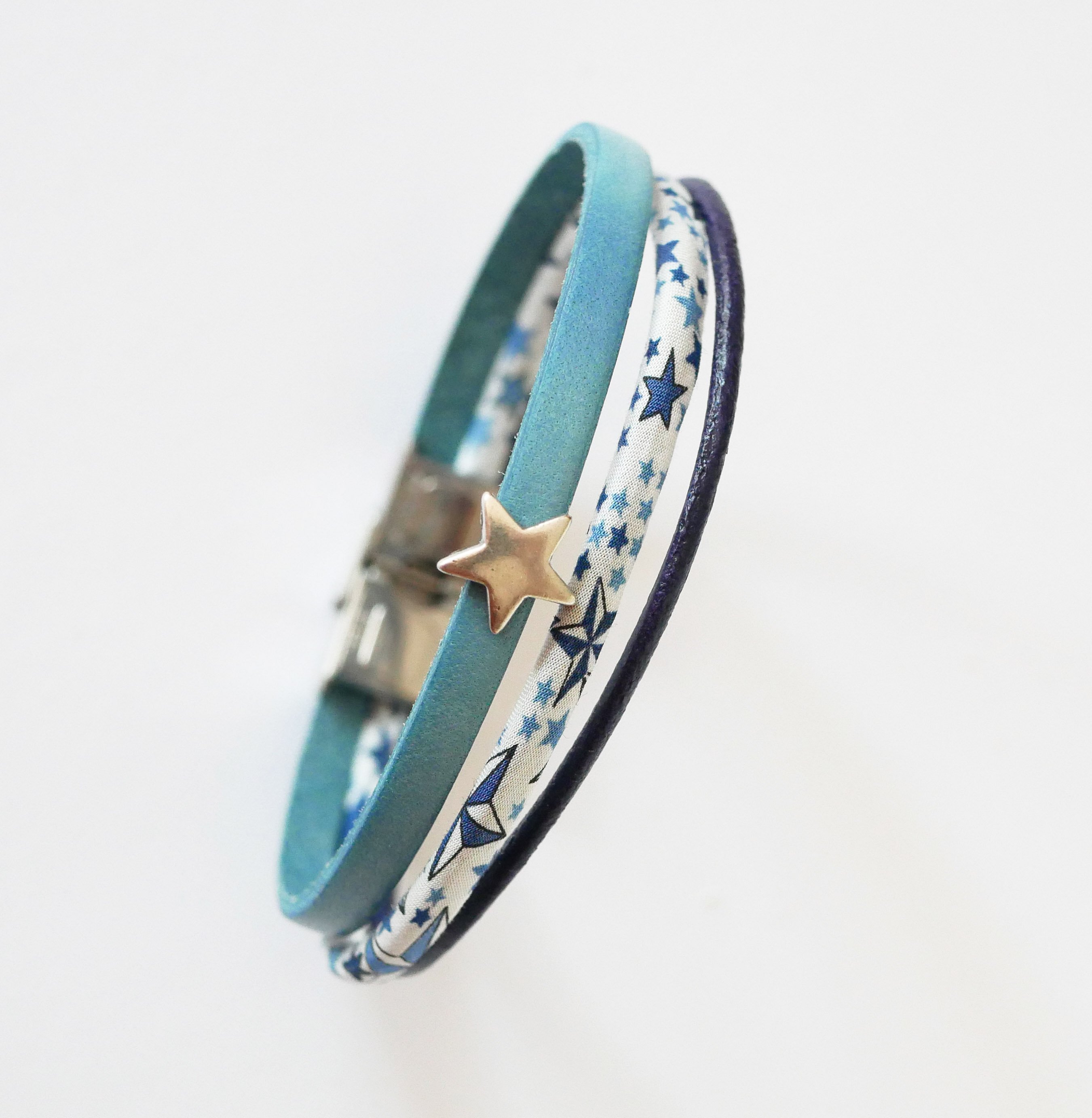 Trio di pelli e bracciale in corda Liberty con stelle blu