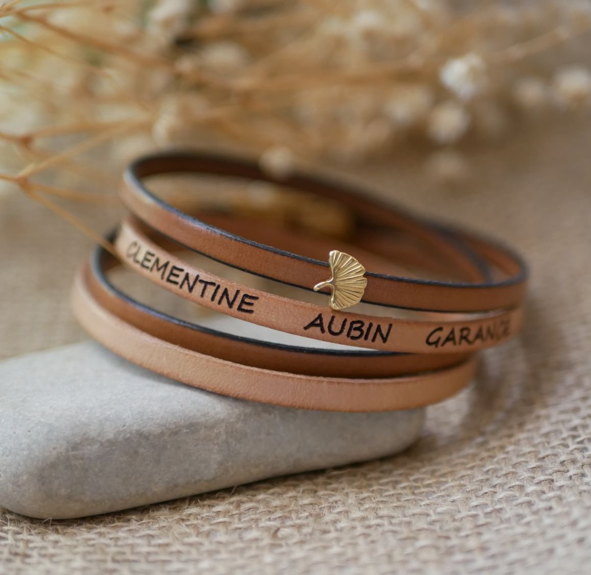 Bracciale Zen in pelle in due colori, personalizzabile con ginkgo dorato 