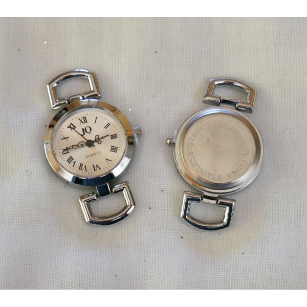 Quadrante argentato con numeri romani