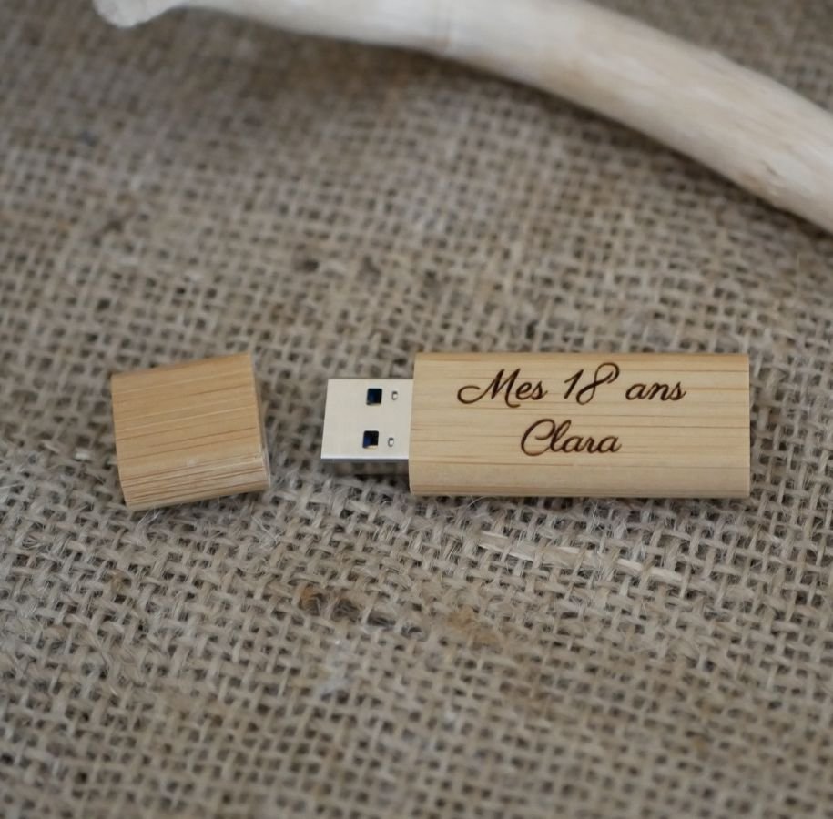 Confezione regalo da uomo con chiave usb incisa + bracciale in pelle personalizzabile + portachiavi in macramè 
