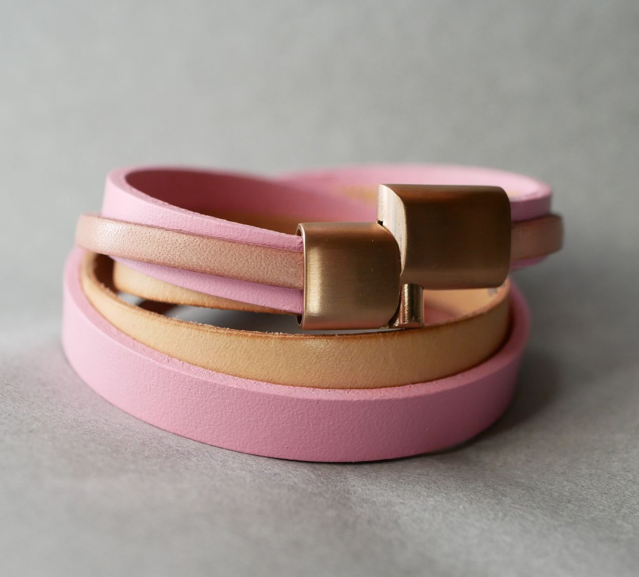 Bracciale doppio in pelle rosa personalizzato  