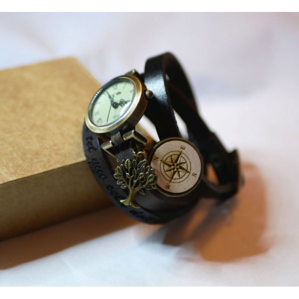 Orologio con bracciale in pelle e cabochon in legno da incidere