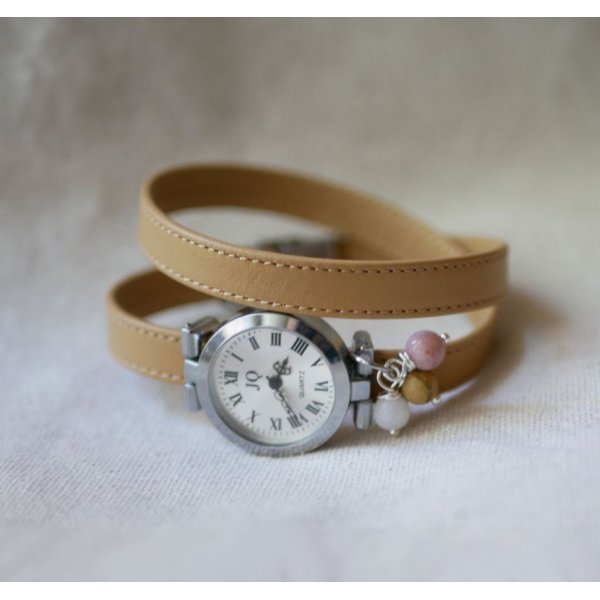 Orologio con bracciale in pelle e perline color cammello