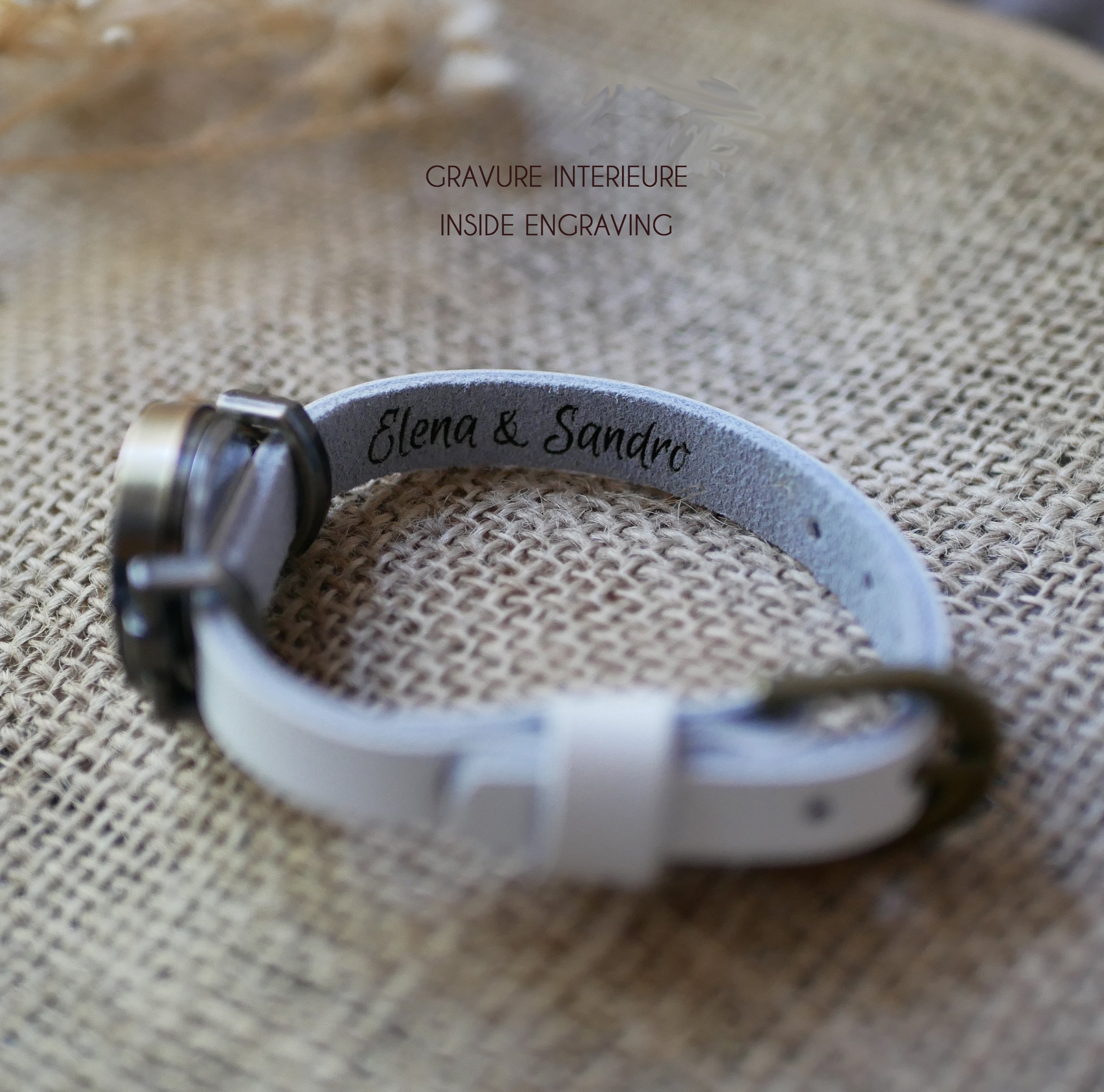 Orologio con bracciale in pelle, completamente personalizzabile 