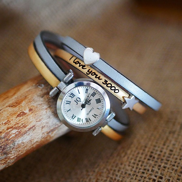 Orologio con bracciale in pelle da personalizzare con quadrante argentato e anse a cuore e a stella 