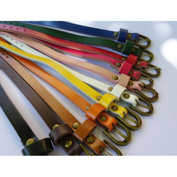 Orologio con charm in pietra lavica e cinturino in pelle a scelta