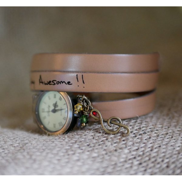 Orologio in stile rasta reggaeb con cinturino in pelle con chiusura regolabile a 2 o 3 giri