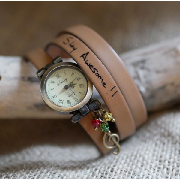 Orologio in stile rasta reggaeb con cinturino in pelle con chiusura regolabile a 2 o 3 giri