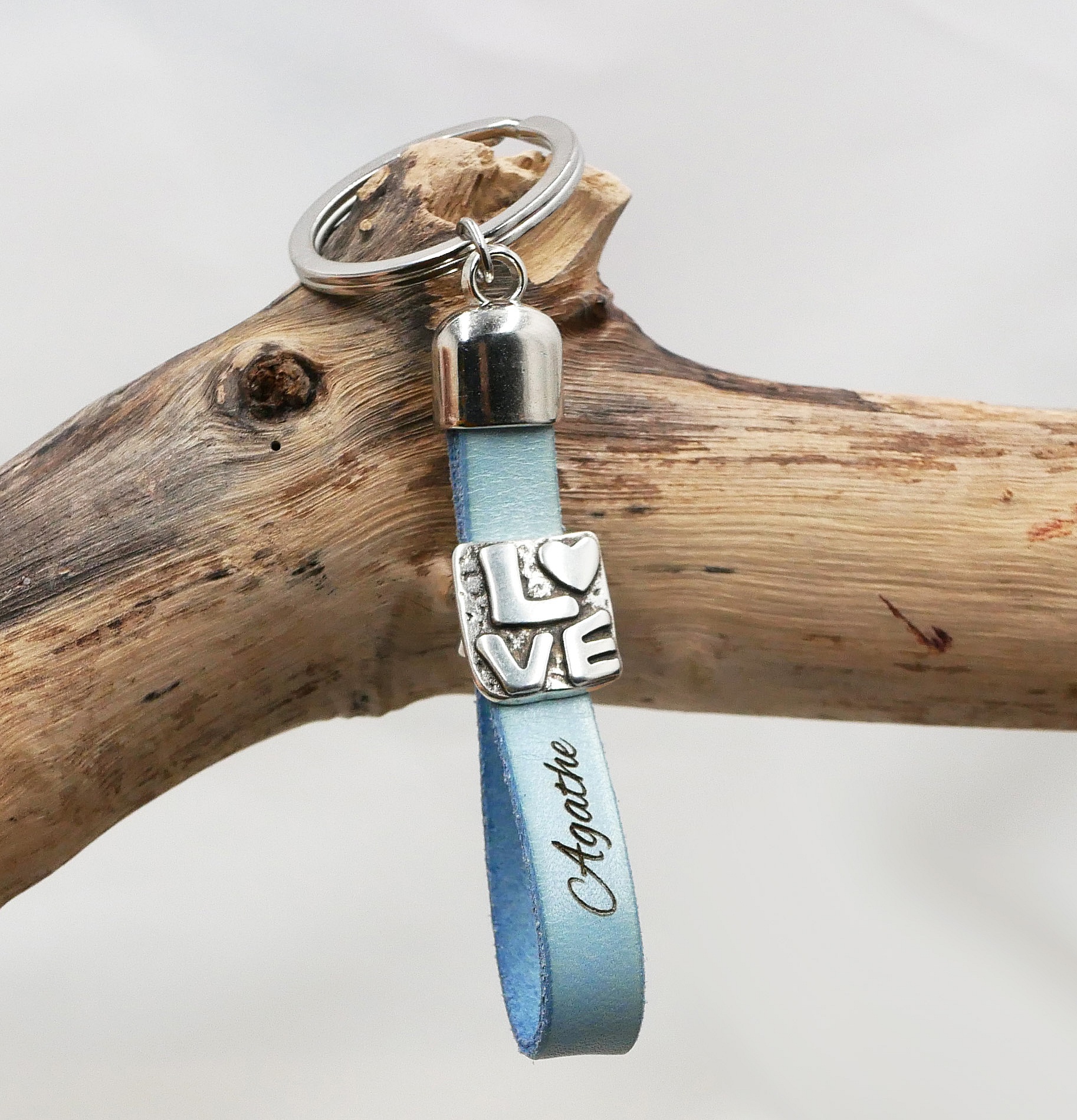 Porte-clés en cuir bleu personnalisable avec gravure Love.