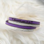 Bracciale doppio in cuoio bianco con rilievo e colore a scelta da personalizzare con incisione