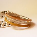 Bracciale multi-pelle beige e oro