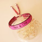 Bracciale Flex &amp; Chill con incisione Florâme e nastro liberty floreale su pelle fucsia