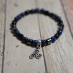 Bracciale da uomo in perle nere blu e ciondolo a scelta