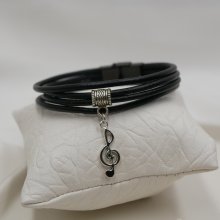 Bracciale in pelle nera con ciondolo in argento a scelta