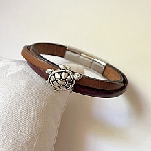Bracelet manchette Tortue aux cuirs crois&eacute;s &agrave; personnaliser